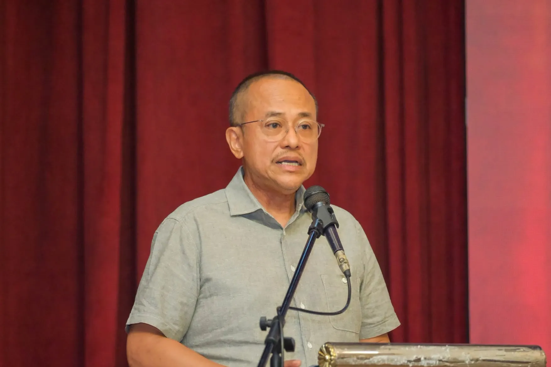 Dr Ahmad Samsuri berucap mengenai keharmonian kaum di Malaysia dalam RTD Peace and Harmony.